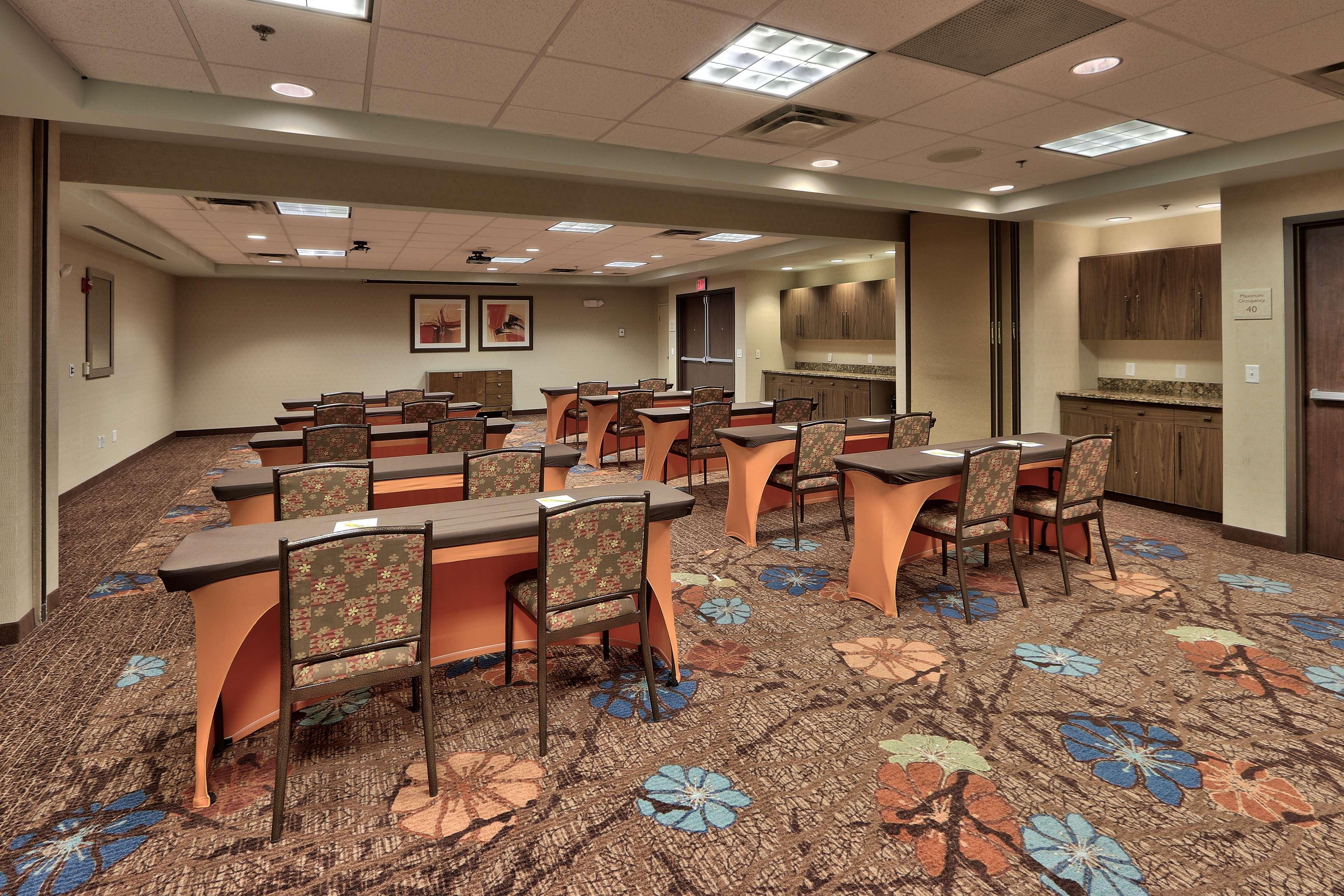 Hilton Garden Inn Albuquerque Airport מראה חיצוני תמונה