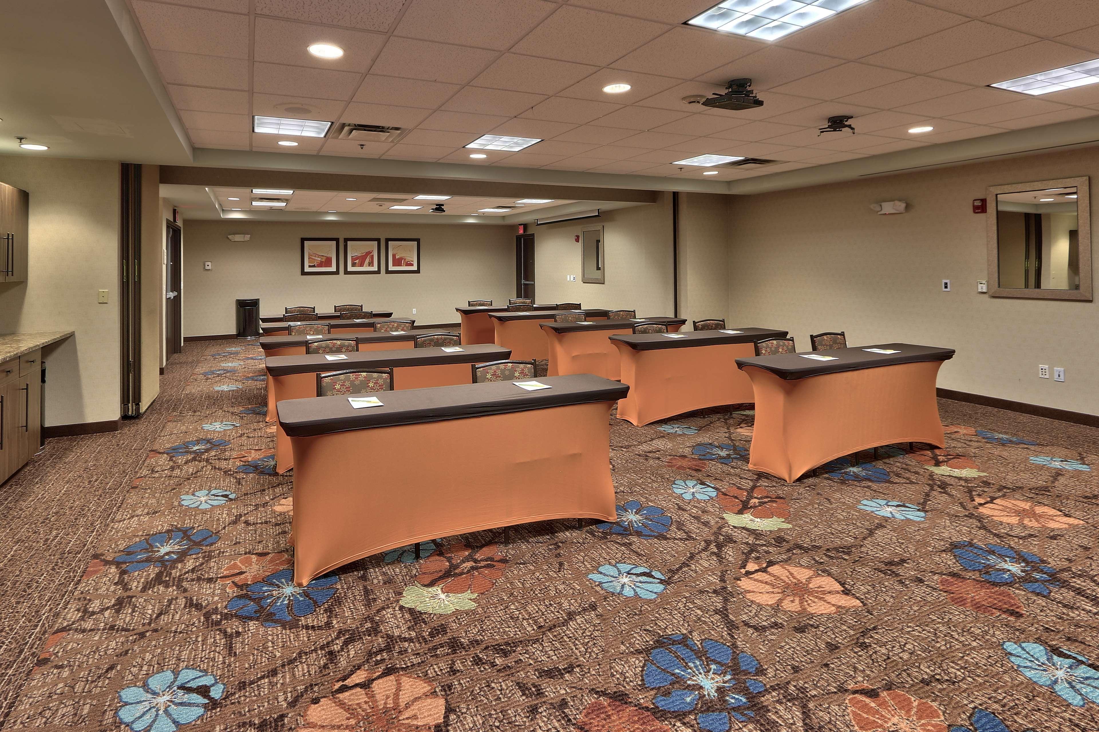 Hilton Garden Inn Albuquerque Airport מראה חיצוני תמונה