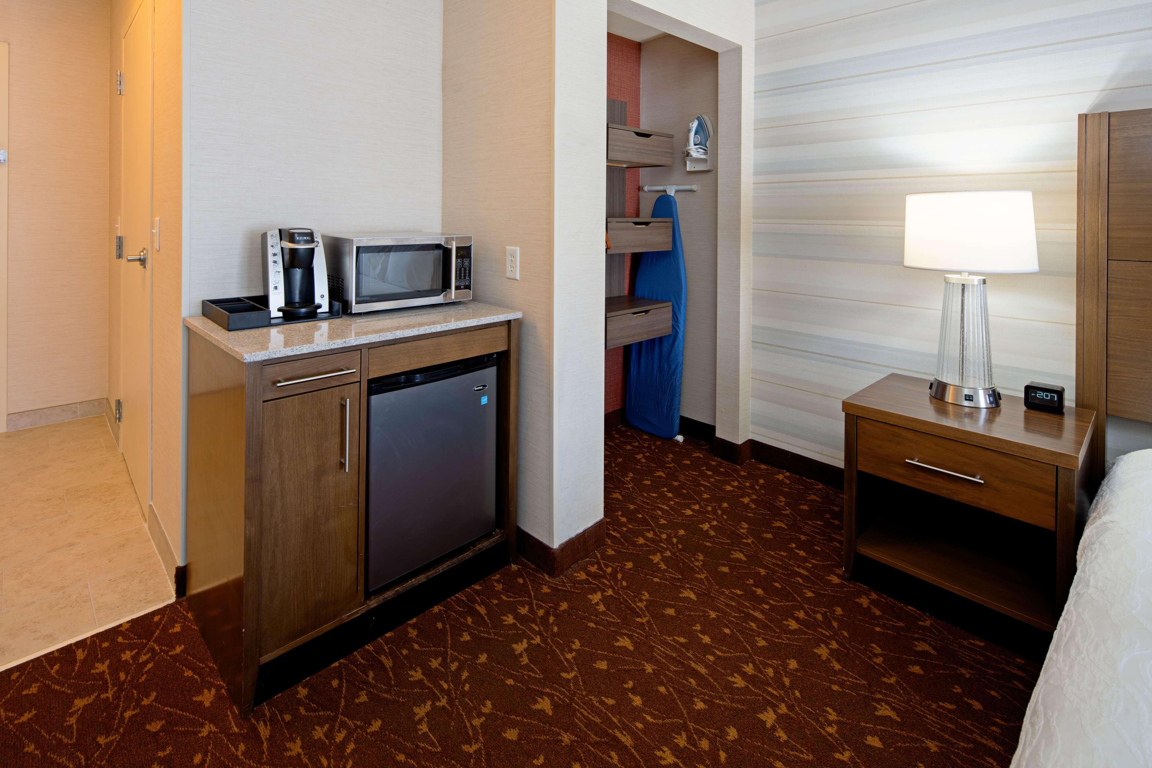 Hilton Garden Inn Albuquerque Airport מראה חיצוני תמונה