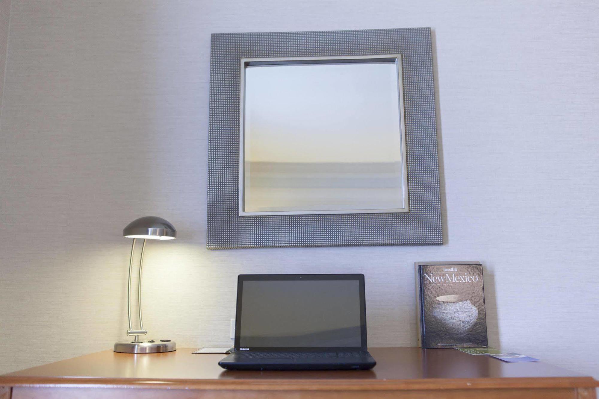 Hilton Garden Inn Albuquerque Airport מראה חיצוני תמונה